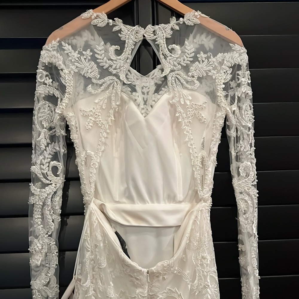 GORGEOUS!!! NWT! “Calla Blanche” Style 17121 Wedding Dress Size 8! - Picture 9 of 16